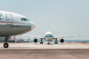 Miliki Payudara Besar, Seorang Wanita Alami Diskriminasi Saat Naik Pesawat