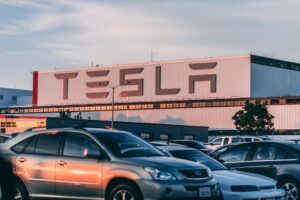 Elon Musk Sumbangkan Rp 29,6 Triliun dari Saham Tesla Untuk Amal