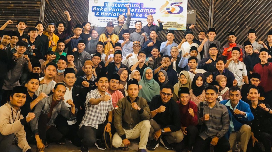 Pengurus dan anggota IKA PMII Lampung barat ketika jalin silaturrahim dan buber.