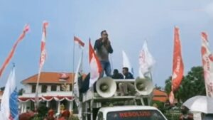 Peringati May Day, Ribuan Buruh Demo di Kantor Gubernur Jatim