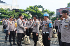 Cek Kesiapan BKO, Kapolresta Sidoarjo Terjunkan 63 Personil Pengamanan Pilkades Bangkalan