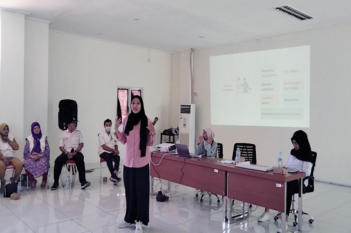 Annisa Taqwa Zazi Muslim fasilitator dan pemateri dari Plato Foundation