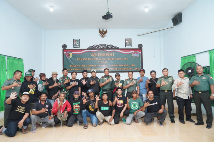 Danrem 084/BJ Gelar Audensi Bersama Paguyuban Suporter Persebaya 