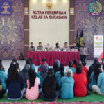 Polisi Wanita (Polwan) Polresta Sidoarjo menggelar bakti kesehatan dalam rangka memperingati HUT ke-75 Polwan dengan tema “Polri Presisi Untuk Negeri, Polwan Siap Mendukung Pemilu Damai Menuju Indonesia Maju".