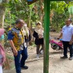 Doktor dan tim WC KOEn blusukan ke Dusun Taragan, Desa Prunggahan Wetan, Kecamatan Semanding, Kabupaten Tuban untuk memberikan bantuan pembangunan 4 jamban sehat