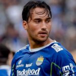 Melalui kaki Ezra Walian Persib berhasil menyamakan kedudukan dari Dewa United dalam lanjutan pekan ketiga Liga 1 2023/2024.