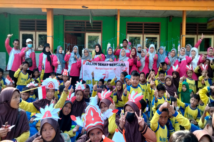 SDN Suko 1 Sidoarjo Jalan Sehat Bersama Peringati Hari Kemerdekaan