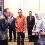 Gubernur Jawa Timur, Khofifah Indar Parawansa bertemu dengan Perdana Menteri (PM) Malaysia Anwar Ibrahim.
