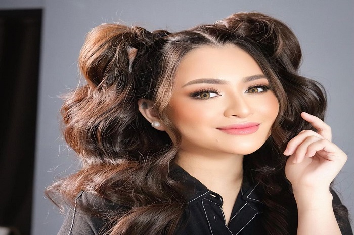 Jalinan asmara antara Nathalie Holscher dan Yogi Ilham baru-baru ini di kabarkan kandas.
