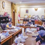 Bupati Jember, Hendy Siswanto saat audiensi bersama tim penyelenggara event Pesta Rakyat