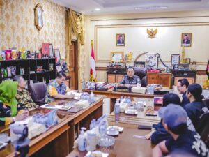 Bupati Jember Ajak Masyarakat dan Baladewa Lihat Konser Dewa 19 di Event Pesta Rakyat