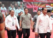 Jokowi Masuk Arena Rakernas Projo, Gibran Keluar?