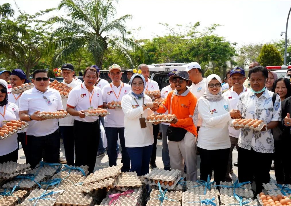 Bupati Blitar Rini Syarifah hadiri peringatan Hari Ayam dan Telur Nasional (HATN) ke-13 Tahun 2023.