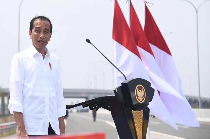 Presiden Joko Widodo atau Jokowi menebut kalau jalan Simpang Randu-Seputih Surabaya, di Lampung Tengah sudah mulus.