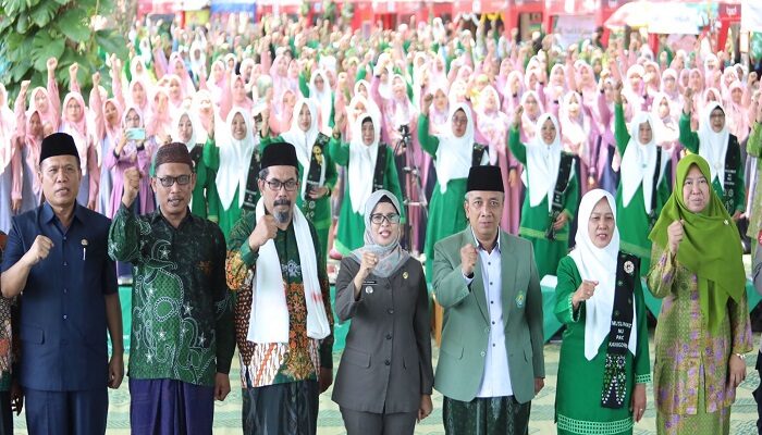 Bupati Blitar Ajak Muslimat Dingikan Suhu Politik di Blitar