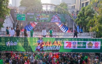 Ketua Umum PBNU, KH Yahya Cholil atau Gus Yahya jelaskan alasan Hari Santri 2023 dipusatkan di Surabaya.