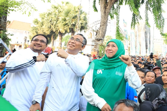 Ketua Umum Pengurus Besar Nahdlatul Ulama (PBNU) KH Yahya Cholil Staquf sebut pentingnya peran santri dalam membangun negeri.