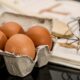 Dari laman tersebut menyebutkan kalau harga telur ayam kampung Rp45.000/kg sedangkan telur ayam ras Rp24.000/kg.