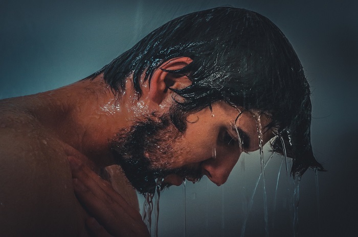 Alami mimpi mandi kemungkinan tidak membuat kamu kaget. Karena mandi ialah rutinitas yang sudah dilakukan setiap hari. Tetapi, apa kalian tahu makna mimpi mandi?.