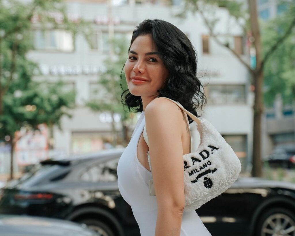 Nikita Mirzani Kecewa Lahirkan Lolly, Sulit Diatur dan Gak Mau Sekolah