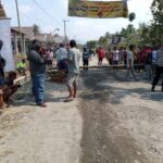 Warga Blitar Tutup Akses Jalan Tambang Pasir