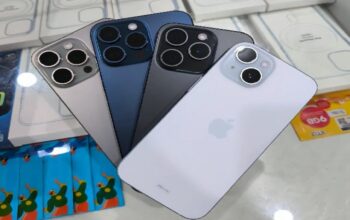 iPhone 15 didistribusikan oleh Grup Erajaya, resmi diluncurkan di Indonesia dengan acara peluncuran yang diselenggarakan di lima kota besar