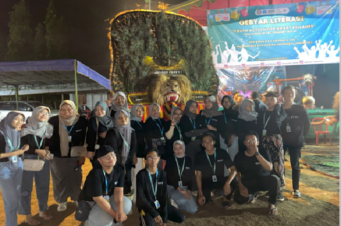 Tim Program Penguatan Kapasitas Organisasi Kemahasiswaan (PPK Ormawa) X Abipraya Sasindo Unair bekerjasama dengan Pemerintah Desa Sidorejo