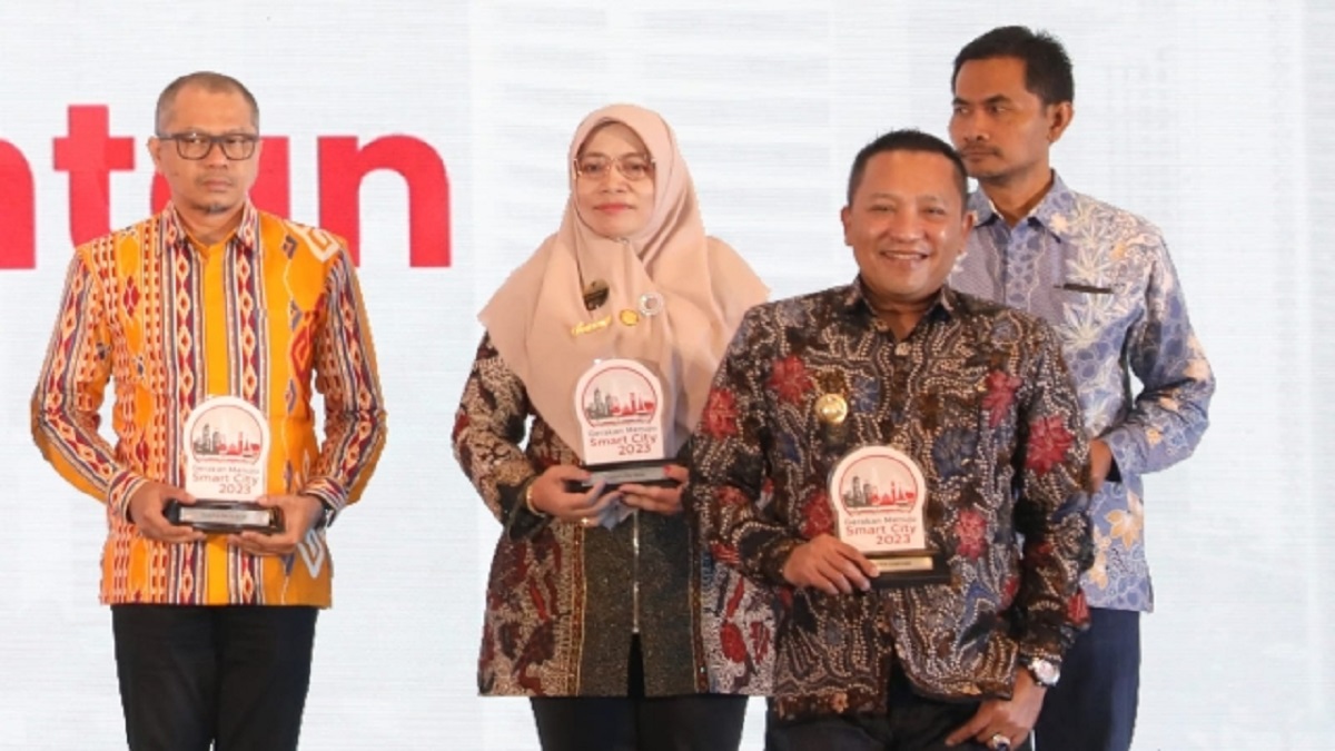 Pemkab Sampang Sabet Penghargaan Smart City dari Kemenkominfo