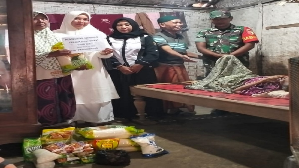 Pemdes Pangarengan Sampang Bantu Warga Miskin