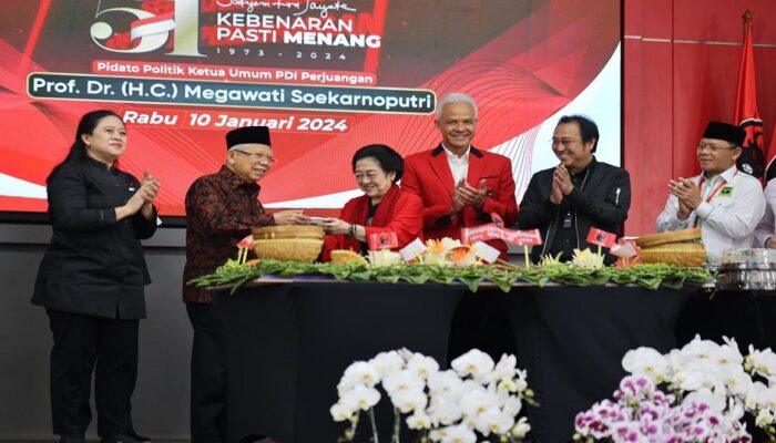 Kedekatan Spiritual Ma’ruf Amin dan Megawati: Pose Tiga Jari sebagai Simbol