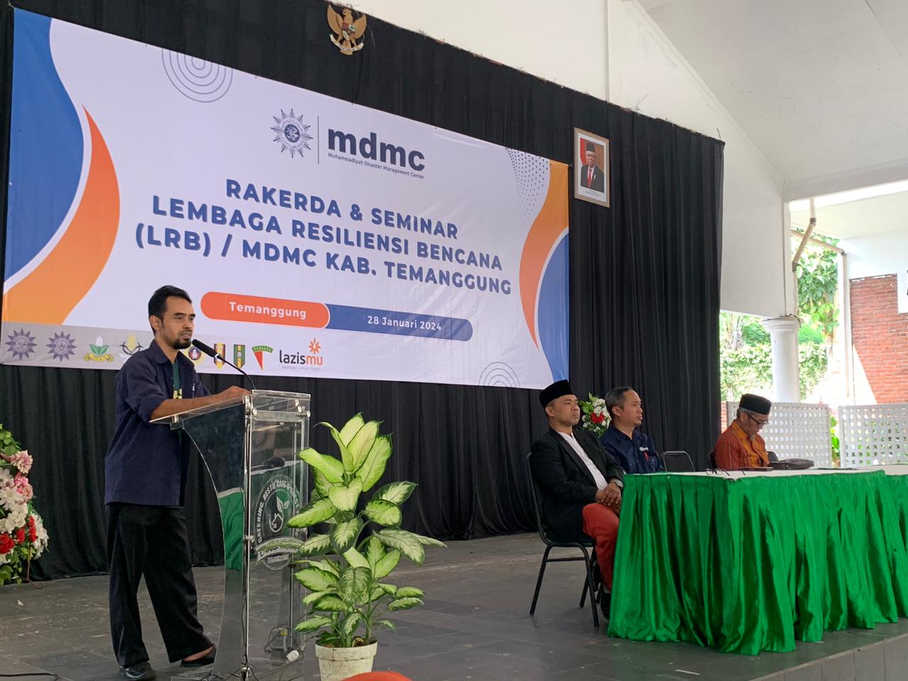 Kepala BPBD Kabupaten Temanggung Toifur Hadi Wuryanto, ketika hadir ke acara rapat kerja dan seminar kebencanaan MDMC Temanggung, di Omah Kebon Resto, pada Minggu (28/01/24).