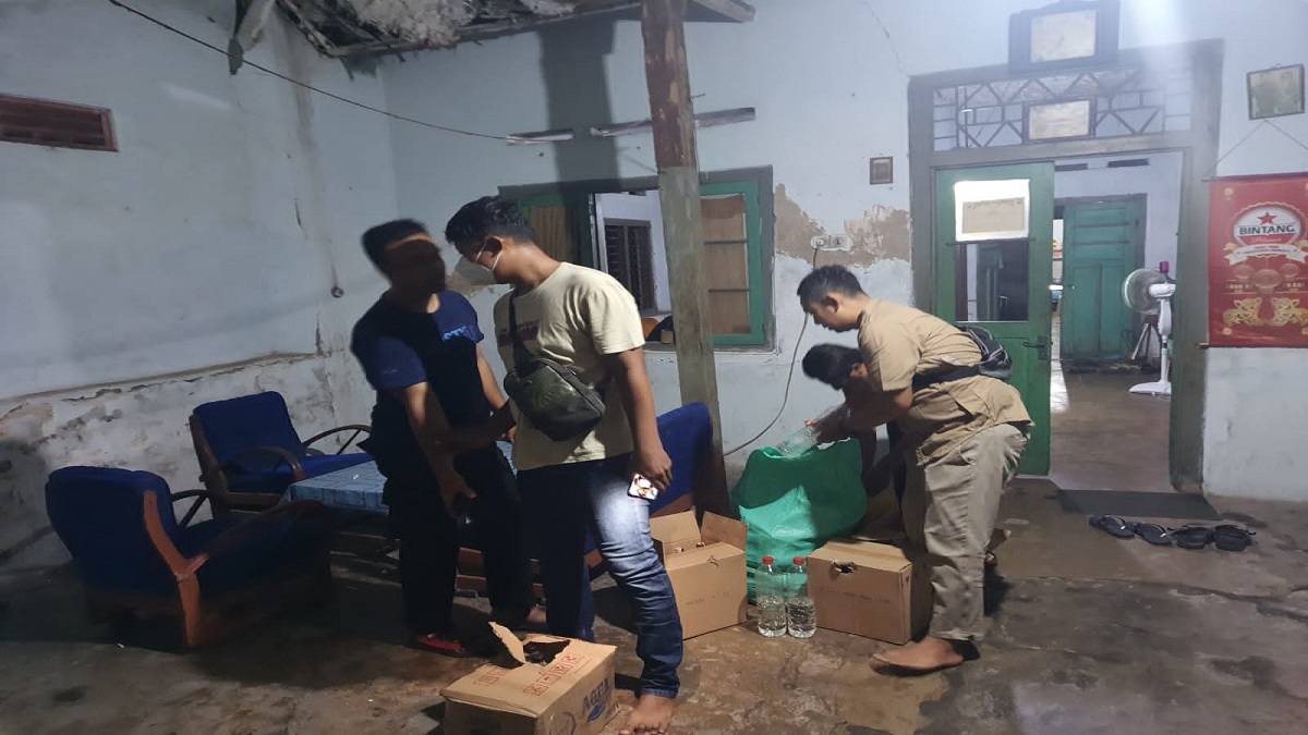 Berantas Miras, Polres Jombang Gerebek 7 Penjual dan Sita 1.650 Botol Miras
