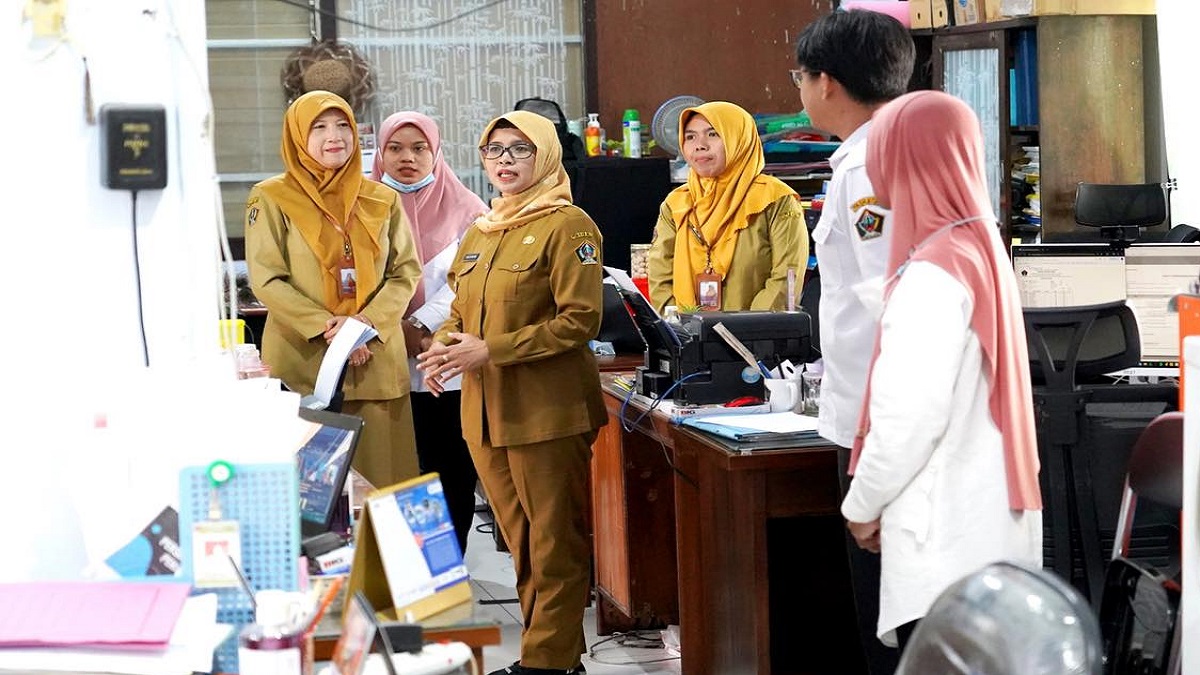 Hari Pertama Kerja Usai Lebaran, Bupati Blitar Sidak Kantor Pelayanan
