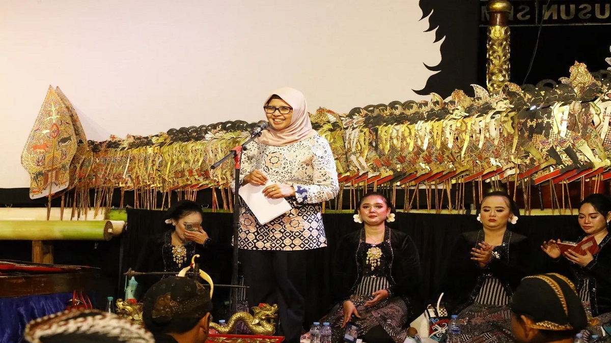 Bupati Blitar Wayang Kulit Sarana Promosikan UMKM Desa