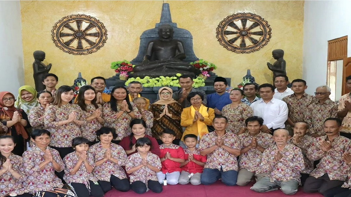 Momentum Hari Raya Waisak 2568 BE/2024, Bupati Blitar Ajak Tingkatkan Toleransi