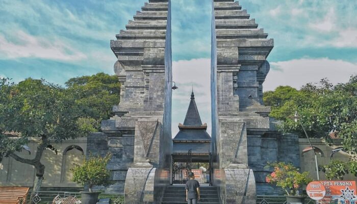 Wisata Blitar Makam Bung Karno dan Kedua Orang Tuanya