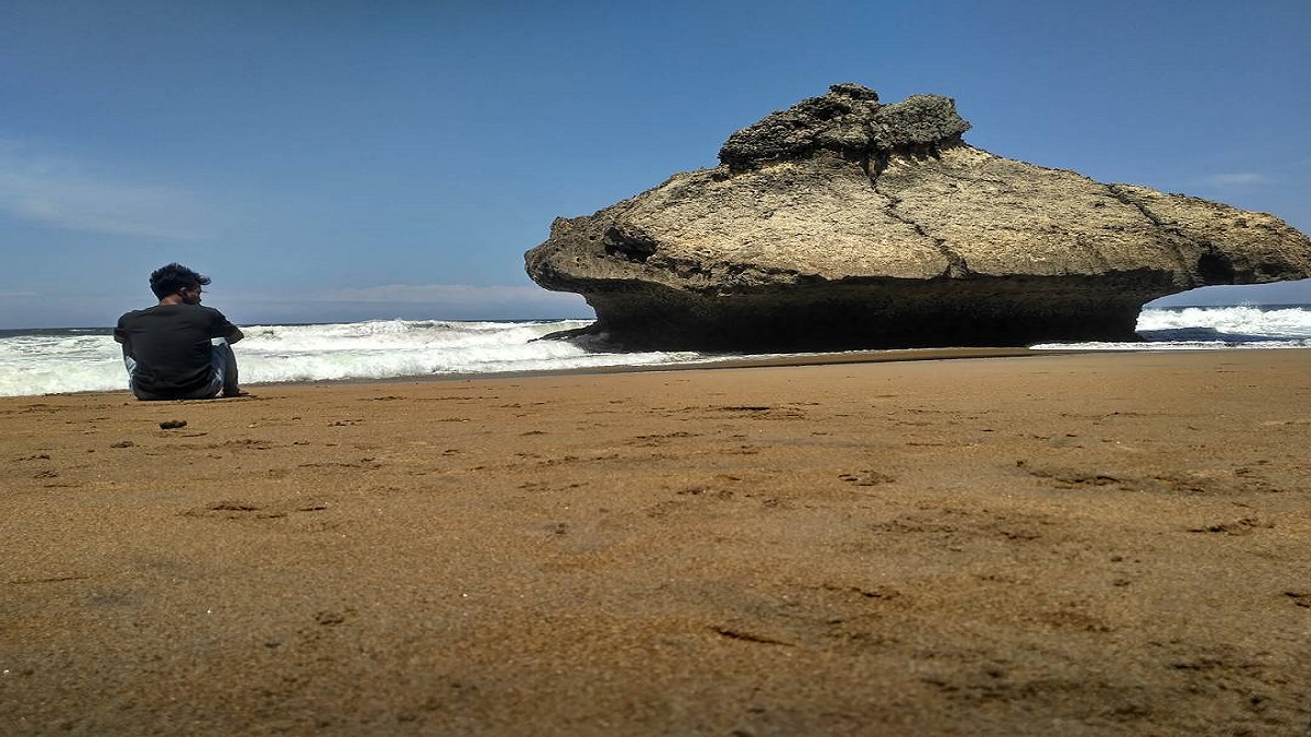 Wisata Blitar Pantai Jibring Satu Desa dengan Pantai Pudak