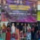 Foto Bersama penerima sembako dengan perwakilan Polres Sampang, Forkopimcam pangarengan, Kades/ Pj Kades se Kecamatan Pangarengan dalam peringatan hari Bhayangkara ke 78 dilapangan AKN Birthfum Desa Pangarengan.