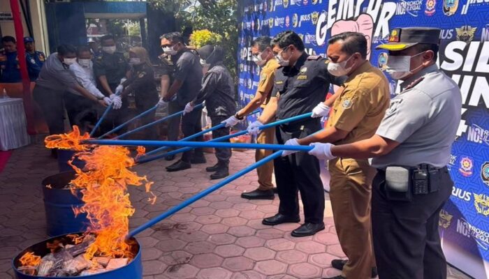 Bea Cukai Blitar Musnahkan Barang Ilegal Senilai Ratusan Juta