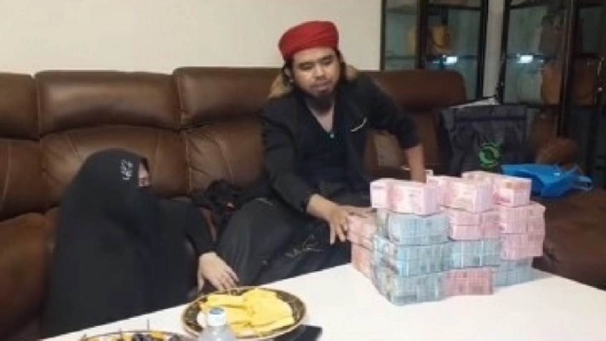 PN Blitar Vonis Bebas, Gaji Samsudin dari YouTube Bikin Melongo!