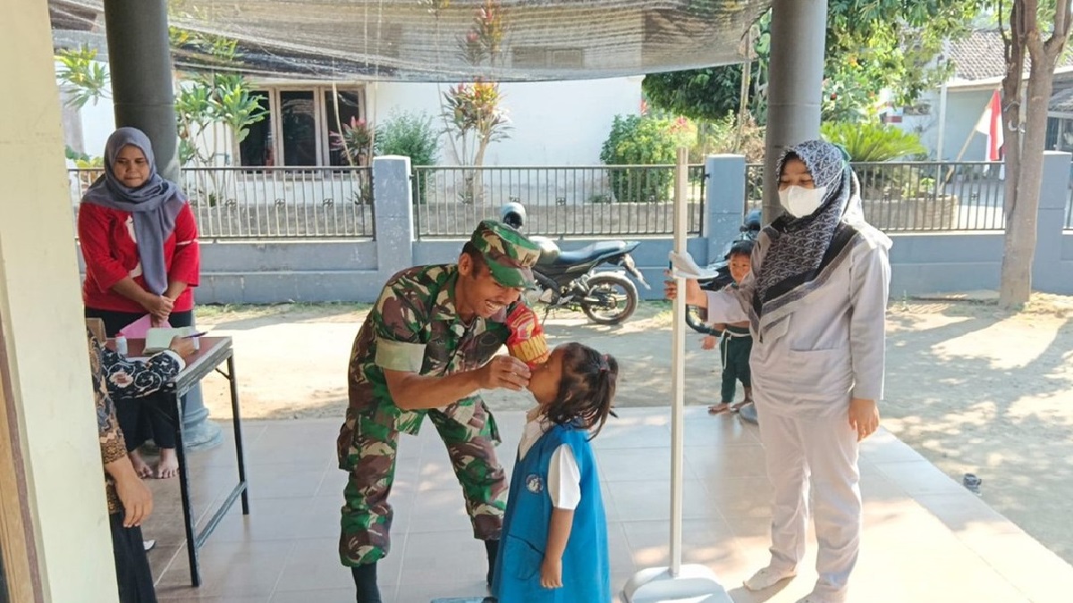 Kodim 0808 Blitar Dampingi Posyandu Desa Tingal dalam Upaya Cegah Stunting