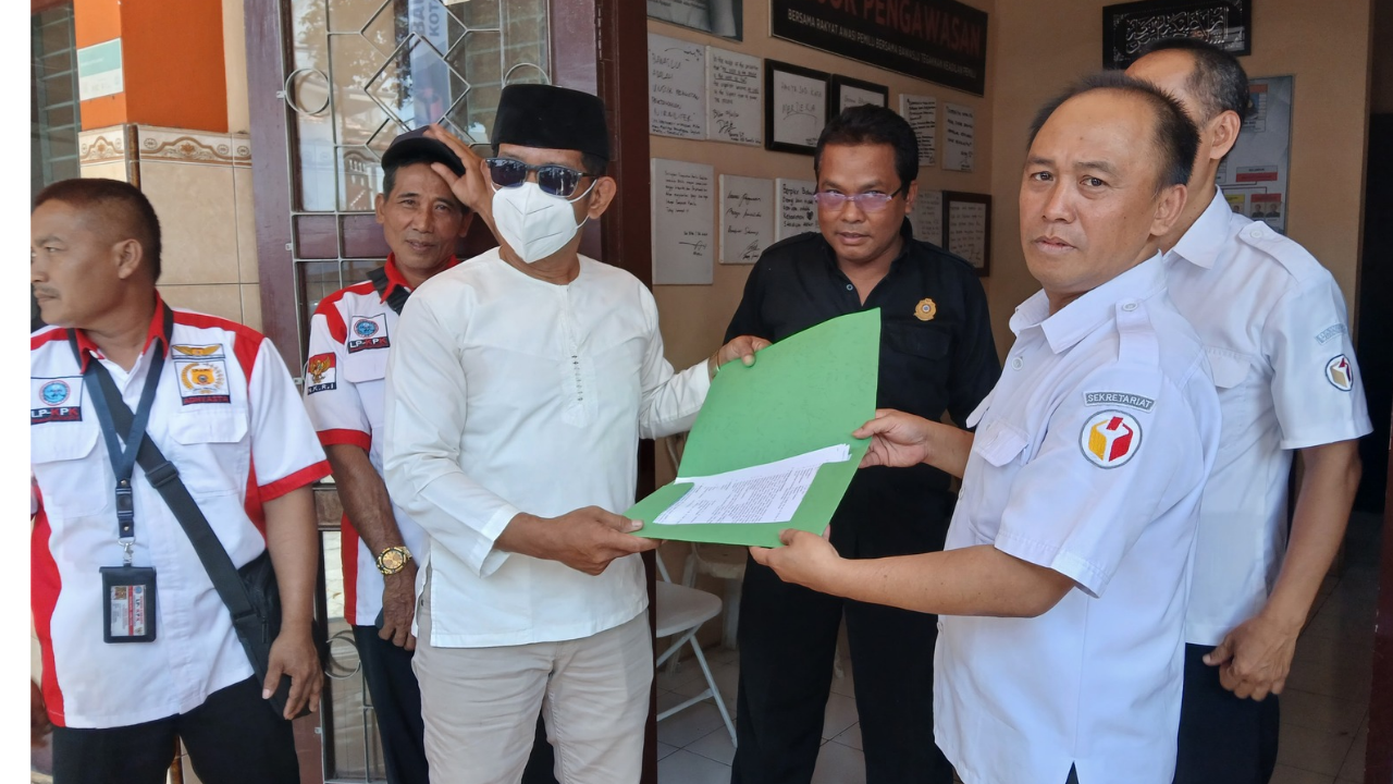Diduga Langgar PKPU dan Loloskan Mantan Terpidan, Warga Blitar Laporkan KPU ke Bawaslu