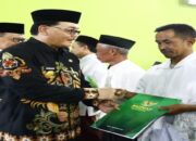 Pjs Bupati Blitar dan Baznas Salurkan Bantuan kepada Warga Srengat
