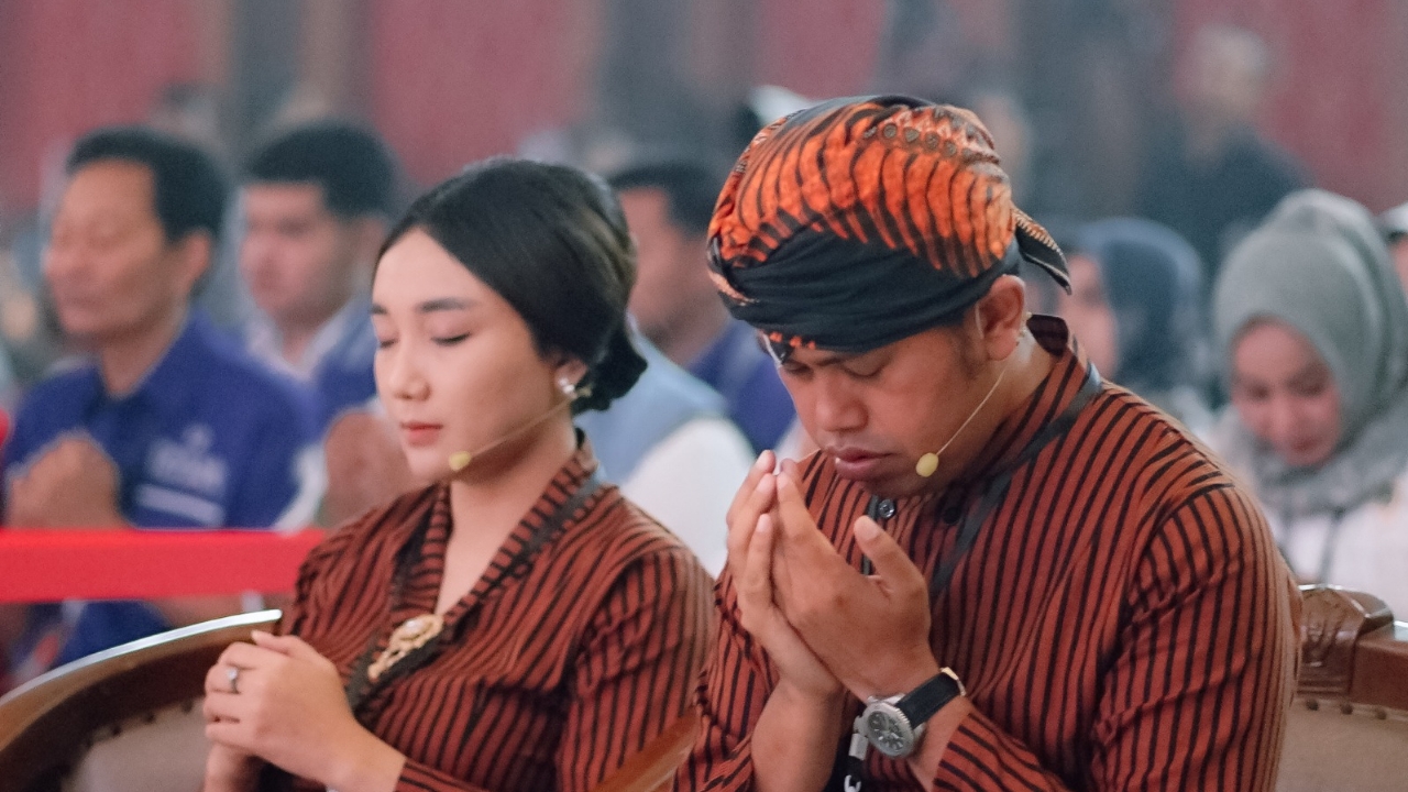 Elim Tyu Samba, Perempuan Pertama yang Tampil Mempesona di Debat Pilkada Blitar