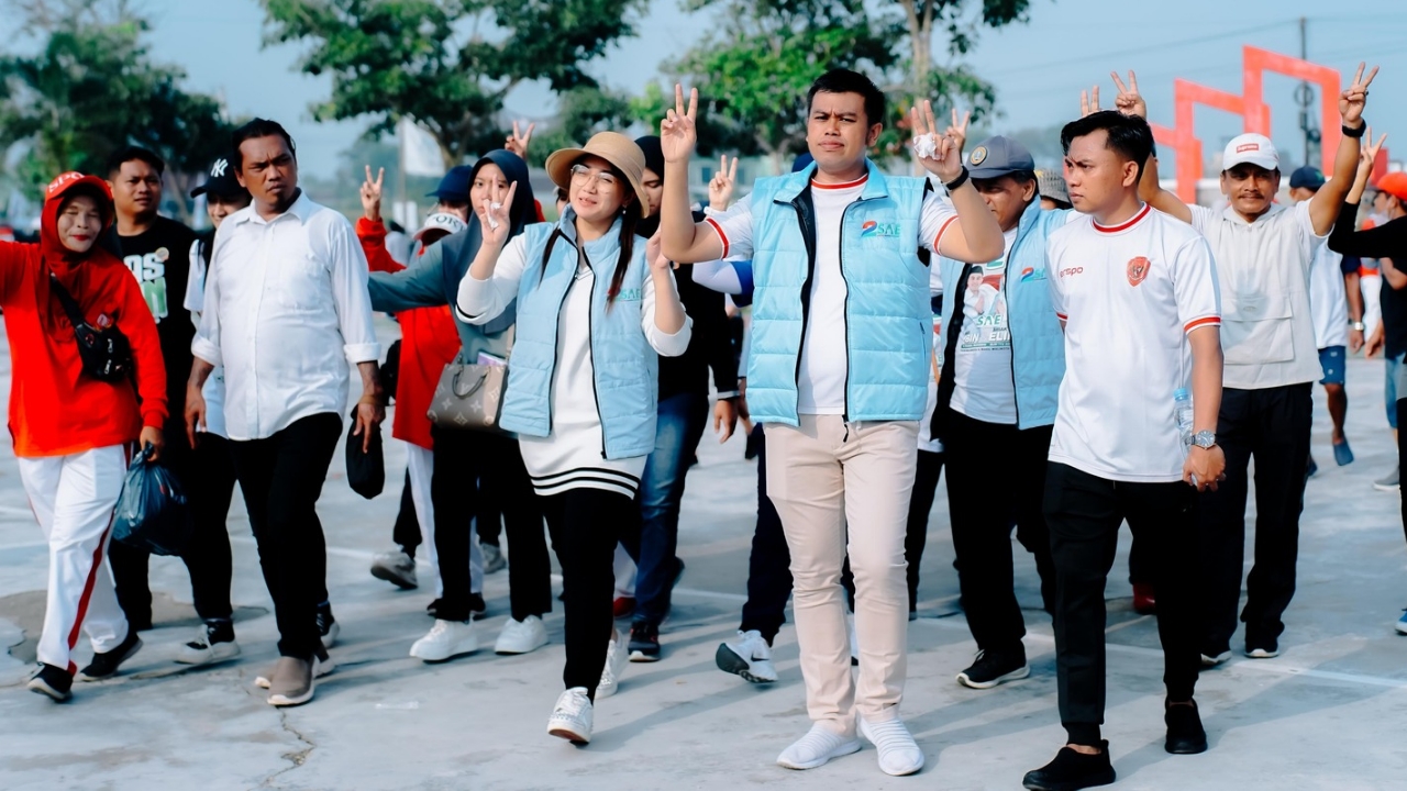 Ribuan Warga Blitar Padati Sport Centre, Mas Ibin Ajak Warga Pilih Pemimpin yang SAE