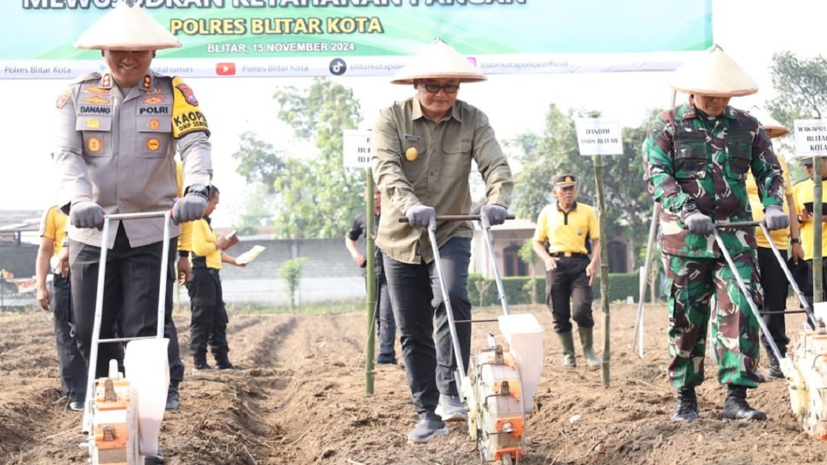 Pjs Bupati Blitar Hadiri Acara Tanam Perdana Program Ketahanan Pangan