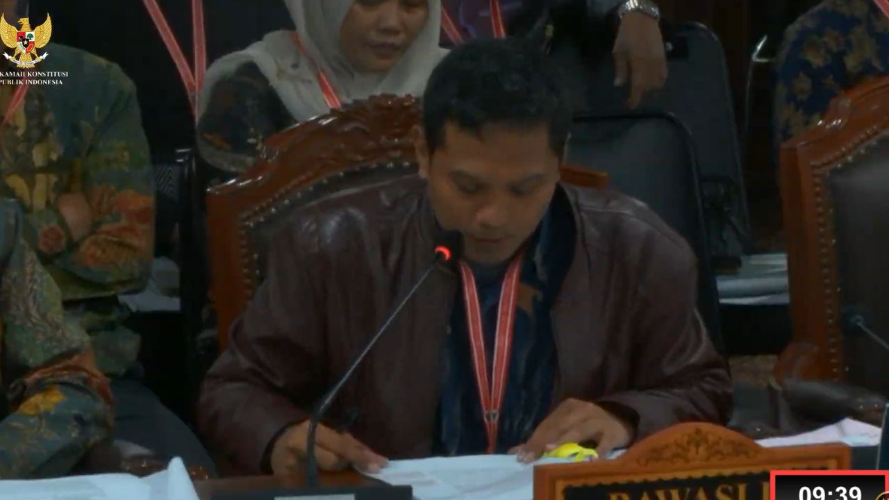 Wakil Ketua MK Saldi Isra Tegur Ketua Bawaslu Blitar: Jangan Karang-Karang Jawaban!