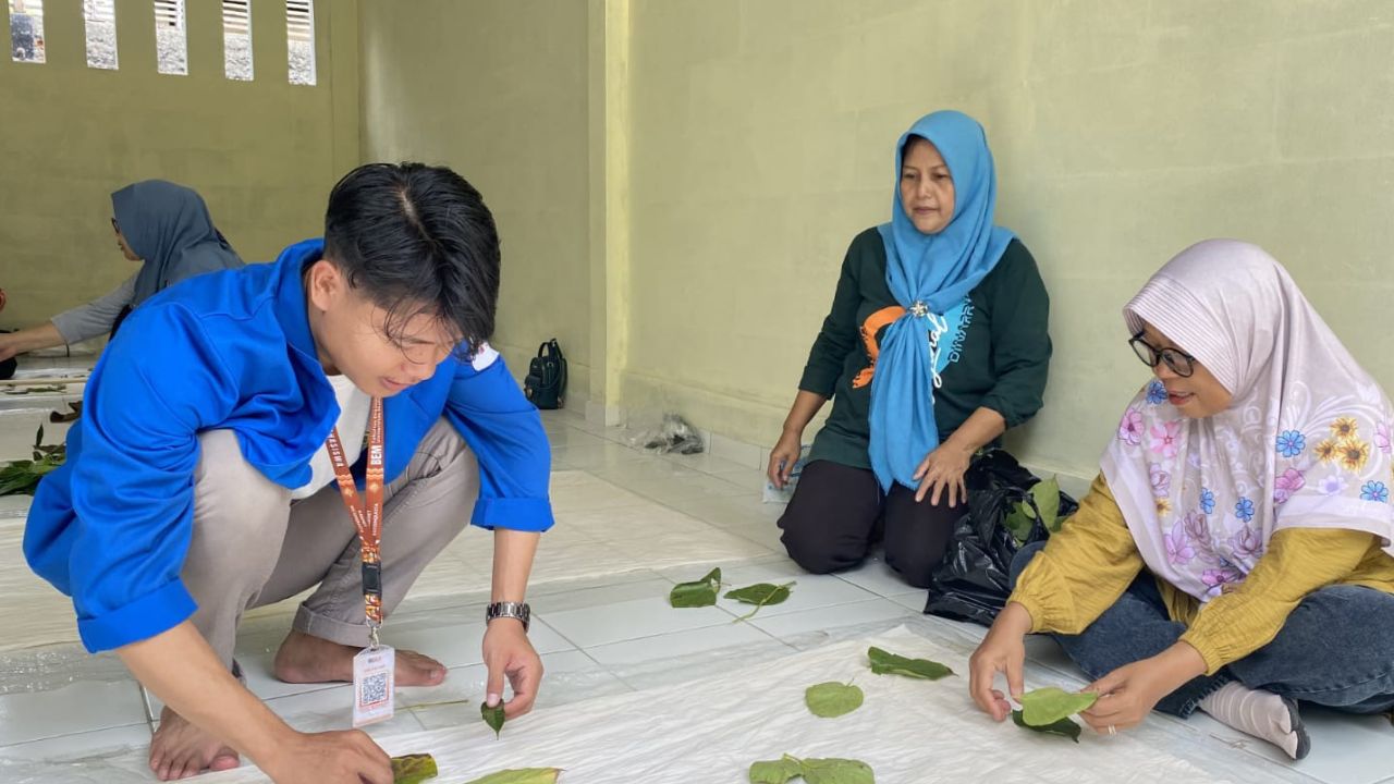 BEM FEB UMP Purwokerto Laksanakan Program Mitra Desa 2025 di Kedungwuluh Lor, Bantu UMKM Tingkatkan Potensi