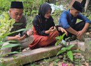 Jelang Idul Fitri 2025, Wali Kota Blitar Mas Ibin Nyekar ke Makam Leluhurnya