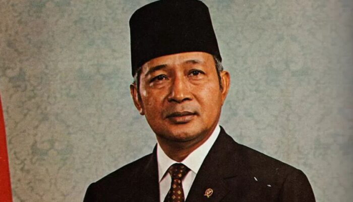 Kemensos Usulkan Soeharto Jadi Pahlawan, Sang Jenderal Besar: Antara Jasa dan Kontroversi